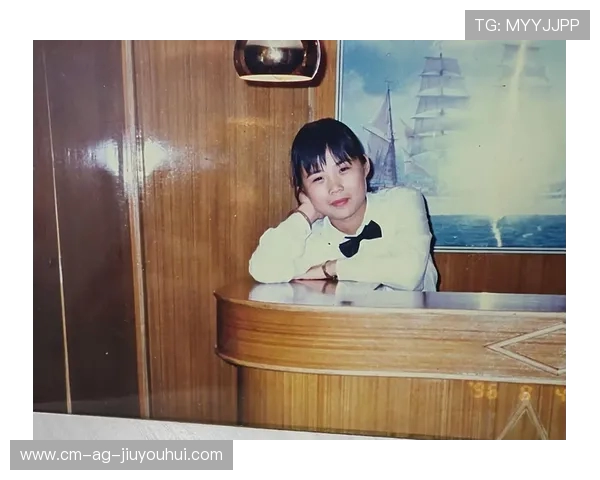 中年人如何科学踢球兼顾养生与速度全面解析足球边锋训练秘诀